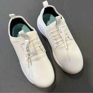 Clove White leather nurse shoes
